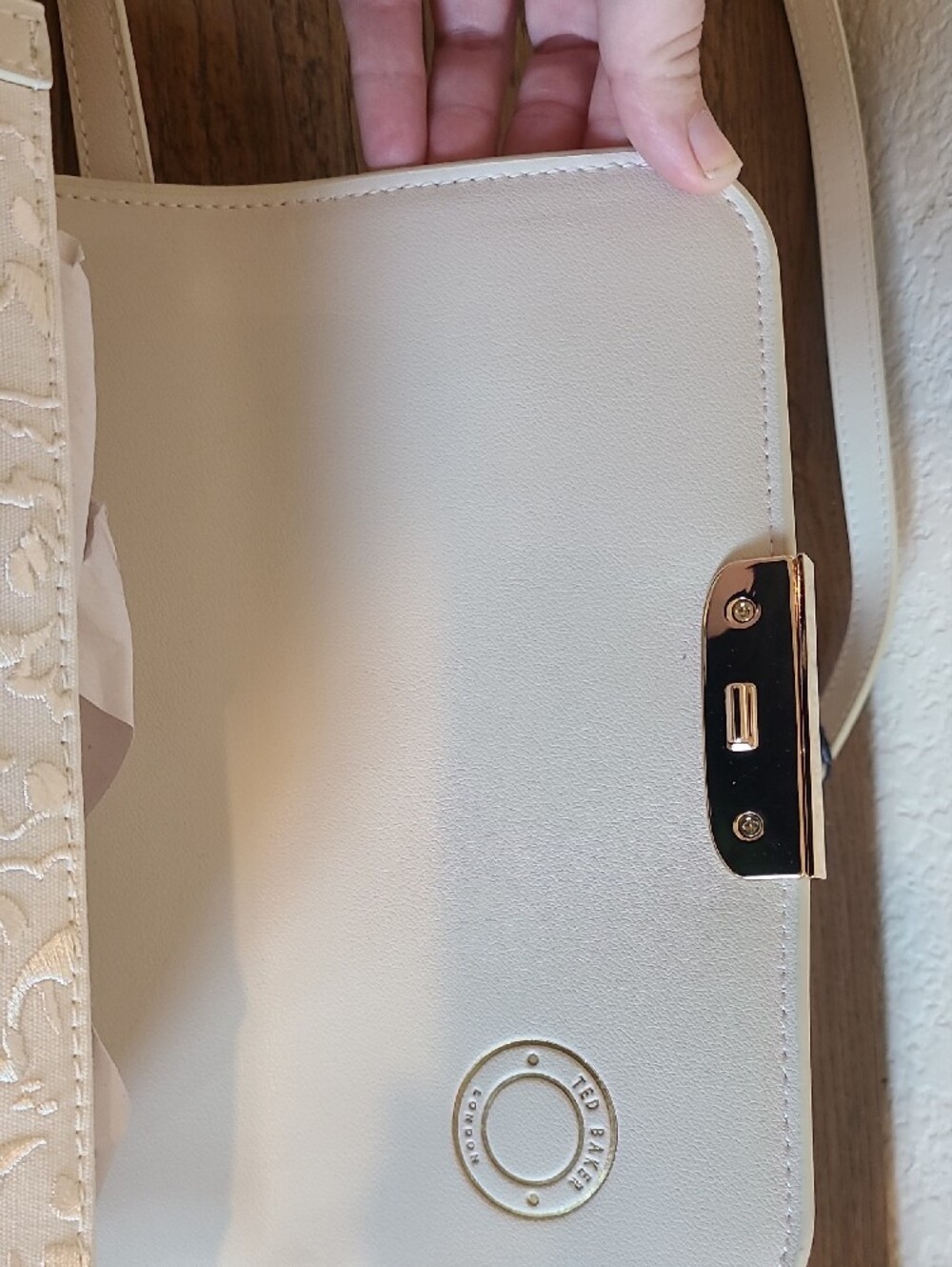 Ted Baker White Floral Embossed Crossbody Bag - Picture 4 of 8
